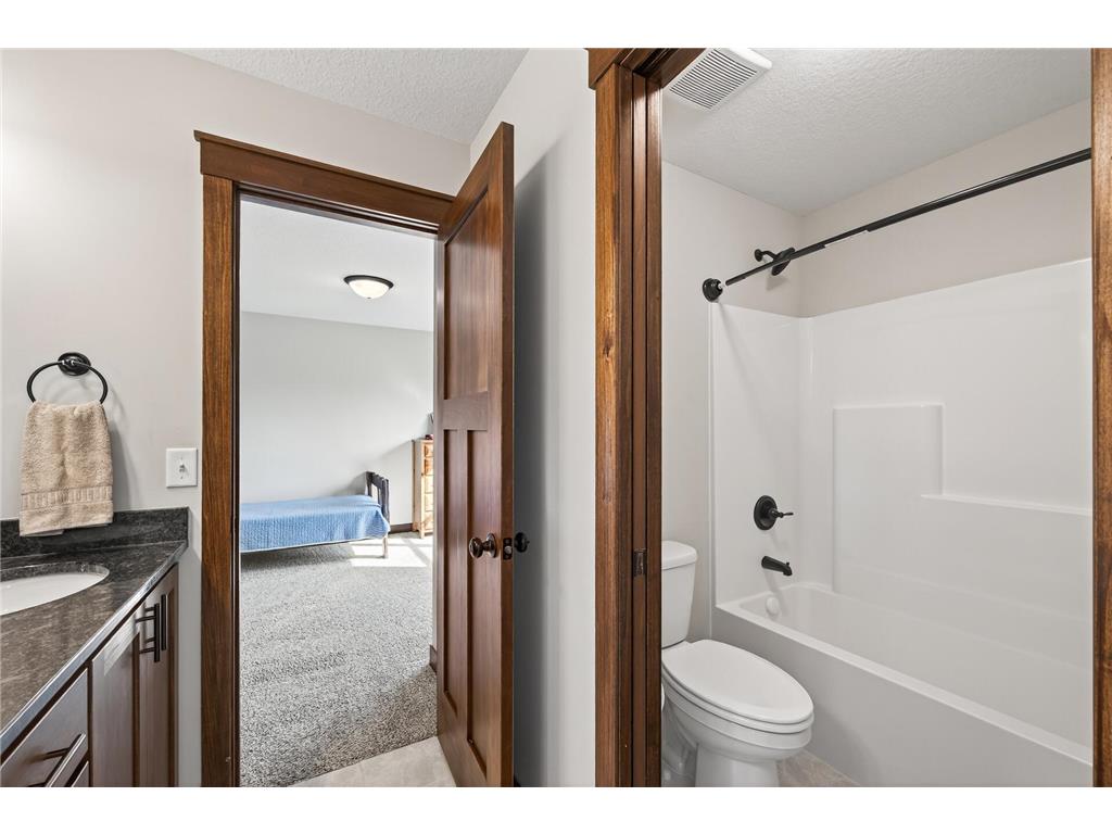 1858 Laramee Lane Centerville MN 55038 7015200 image36