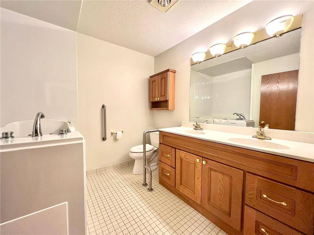 1860 Cherry Street Red Wing MN 55066 6806566 image24