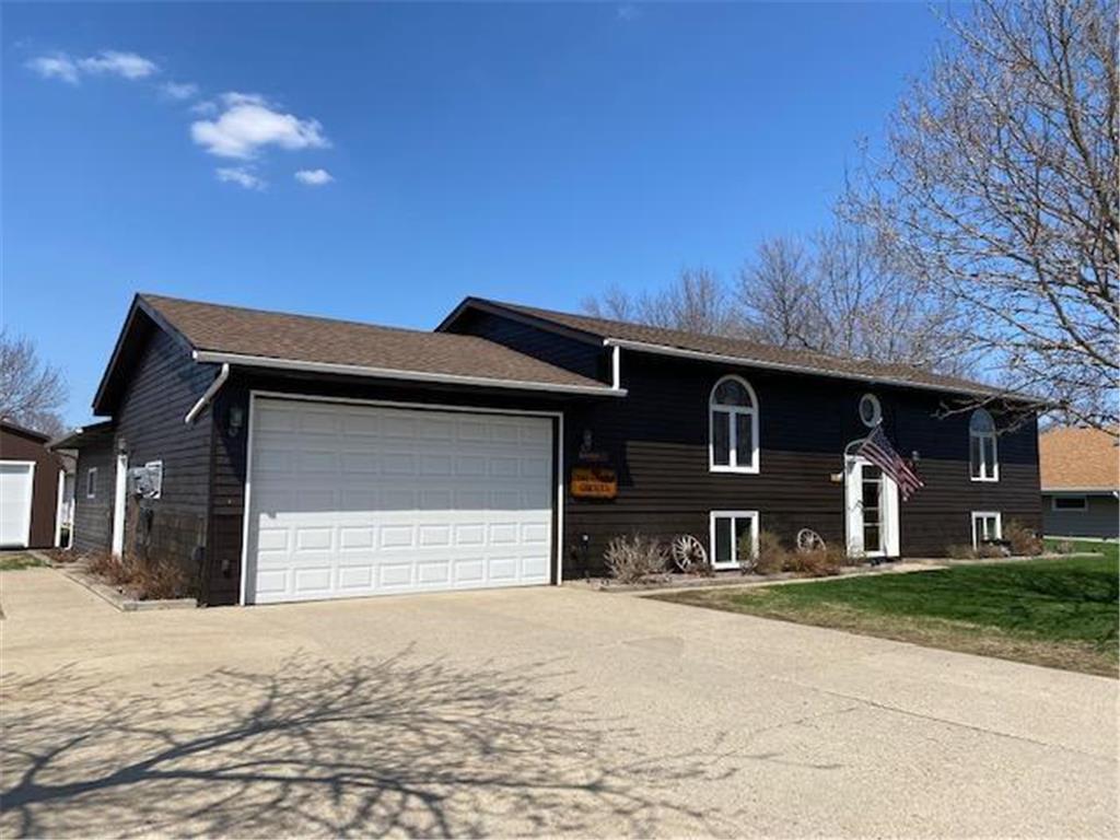 1860 Red Leaf Court, Windom, MN 56101 MLS 6191434 Edina Realty