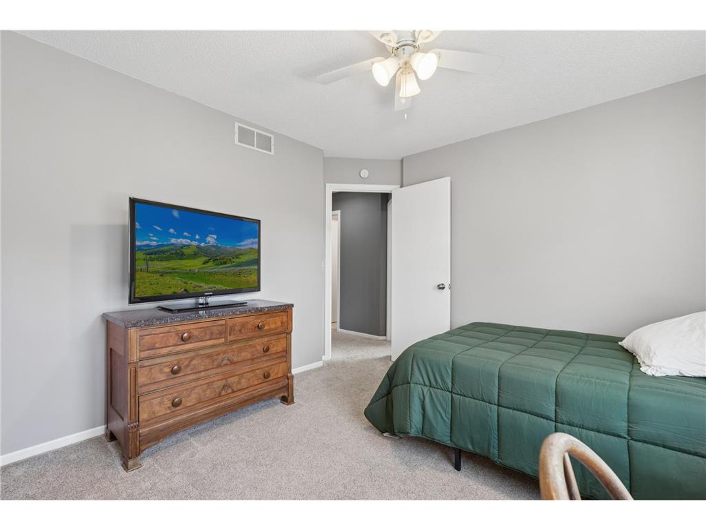 1860 Spinaker Drive Woodbury MN 55125 7099199 image26