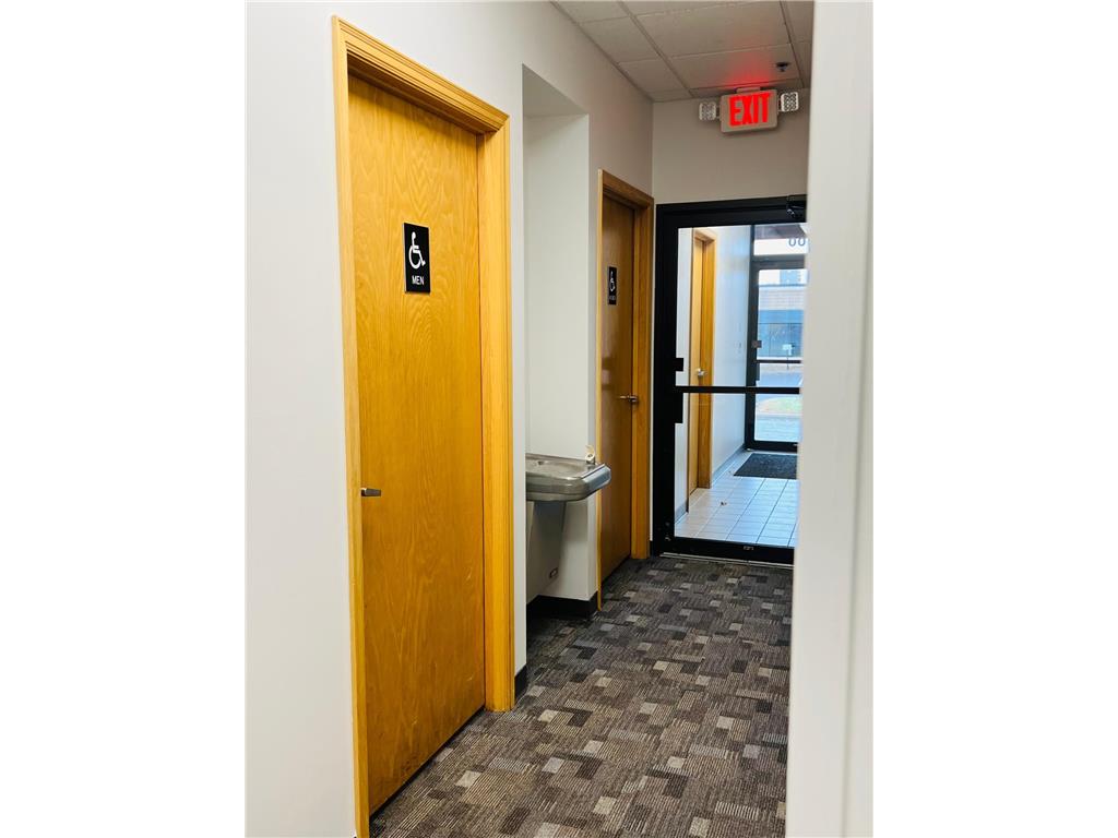 1860 Wooddale Drive #150 Woodbury MN 55125 6808080 image15