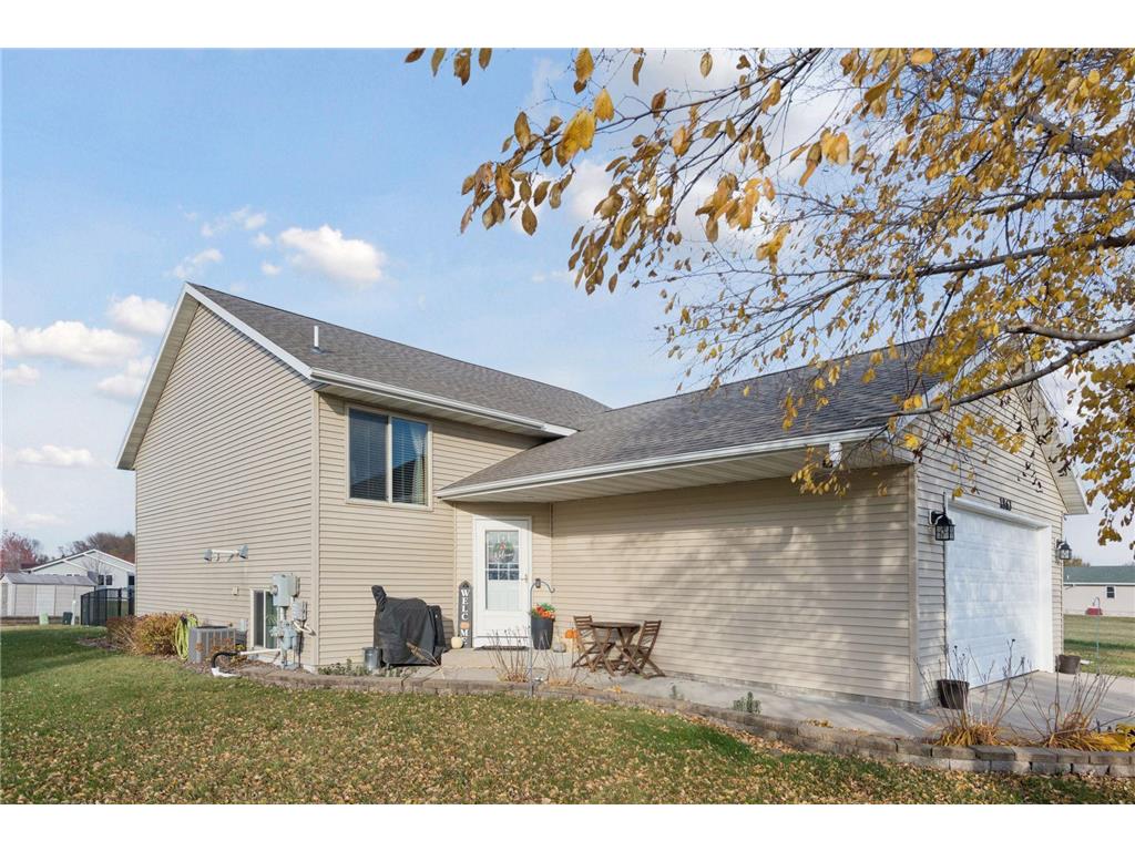 1863 Island View Circle Hutchinson MN 55350 6809354 image1