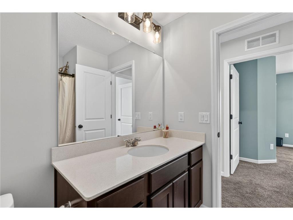 1863 Ivy Street Shakopee MN 55379 7054764 image32