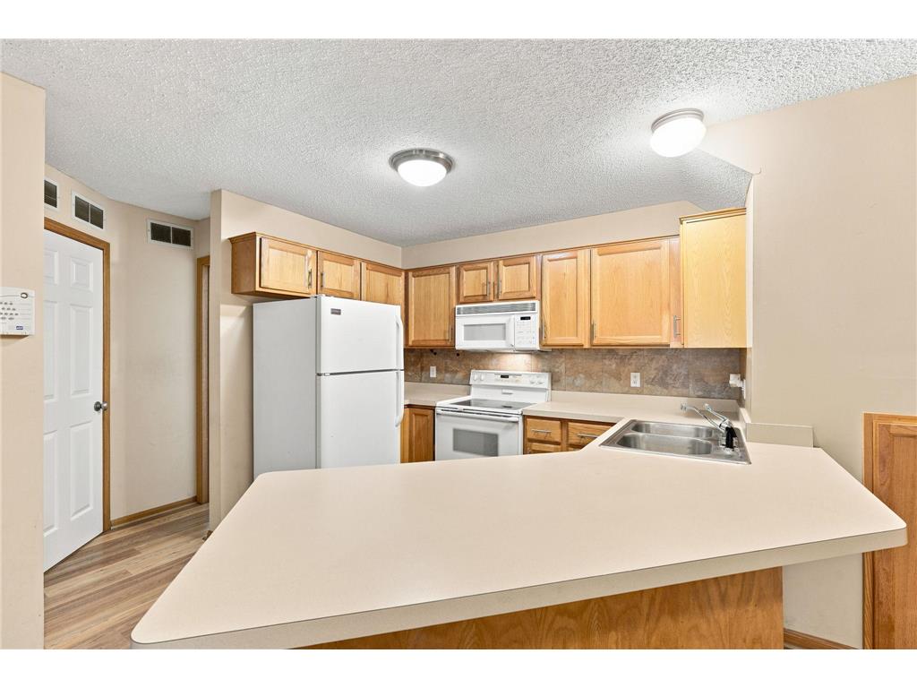 1863 Riverwood Drive #14 Burnsville MN 55337 7111445 image5