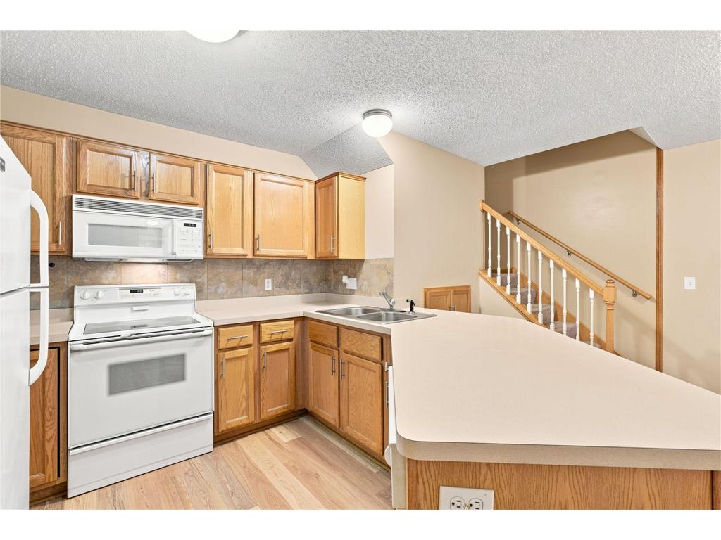 1863 Riverwood Drive #14 Burnsville MN 55337 7111445 image6