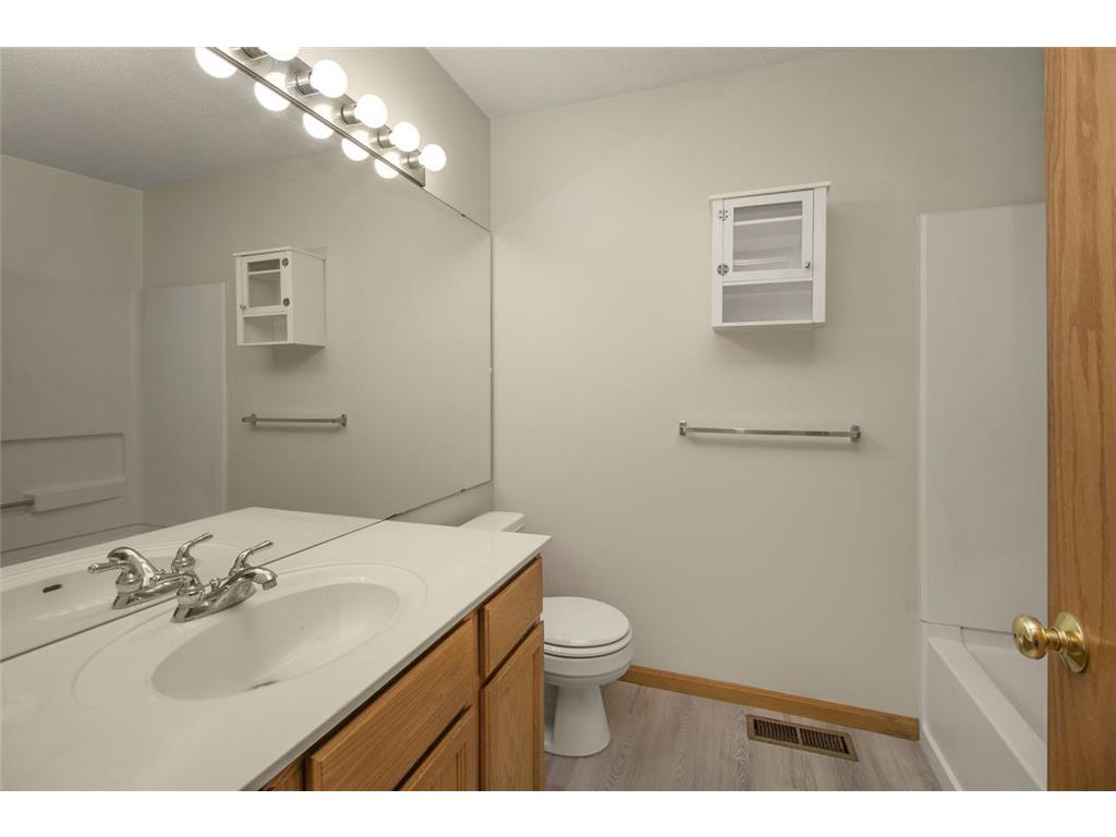 1866 Buckley Bay #123 Eagan MN 55122 7096738 image23