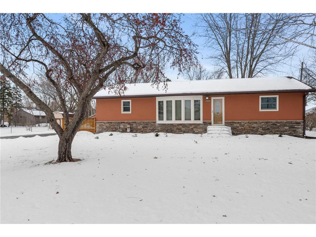 1866 County Road F E White Bear Lake MN 55110 7001465 image1