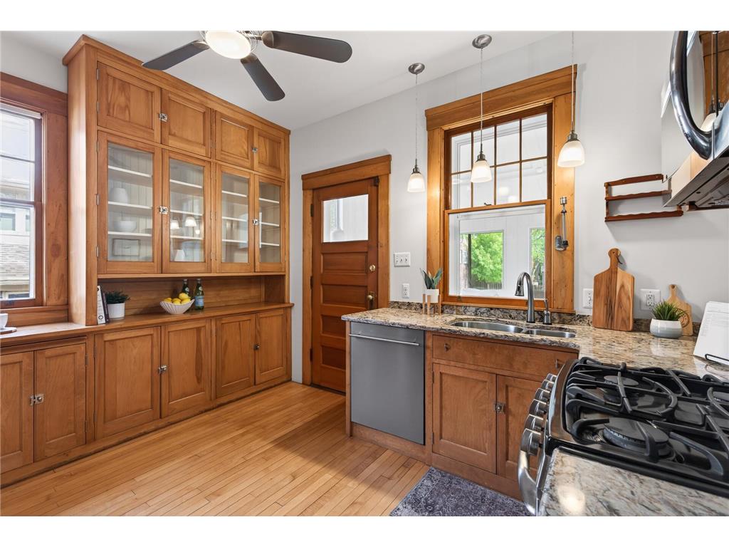 1866 Summit Avenue Saint Paul MN 55105 7062984 image12