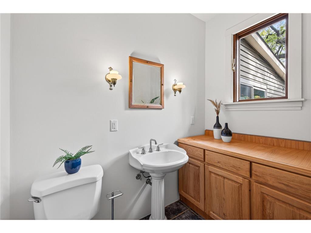 1866 Summit Avenue Saint Paul MN 55105 7062984 image18