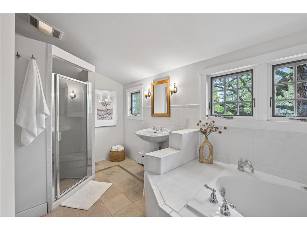 1866 Summit Avenue Saint Paul MN 55105 7062984 image25
