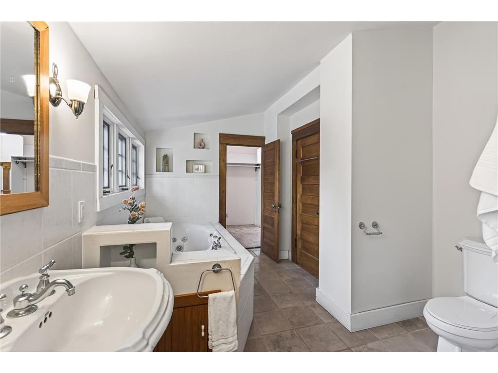 1866 Summit Avenue Saint Paul MN 55105 7062984 image27