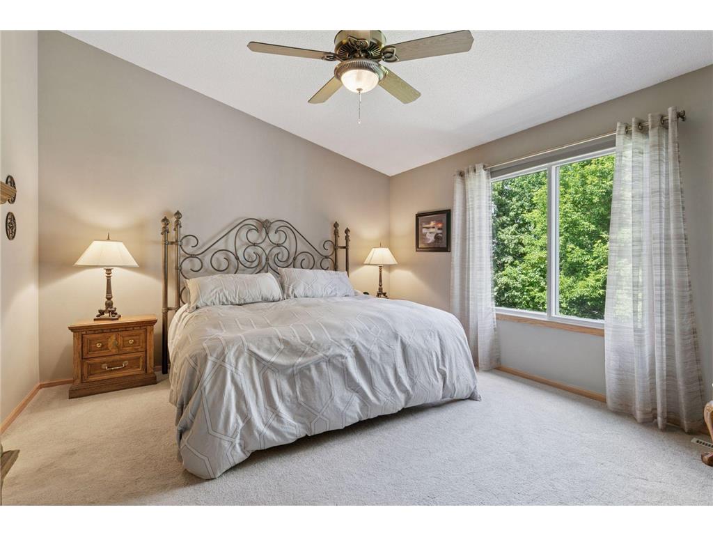 1867 Merlot Curve Eagan MN 55122 7062466 image18