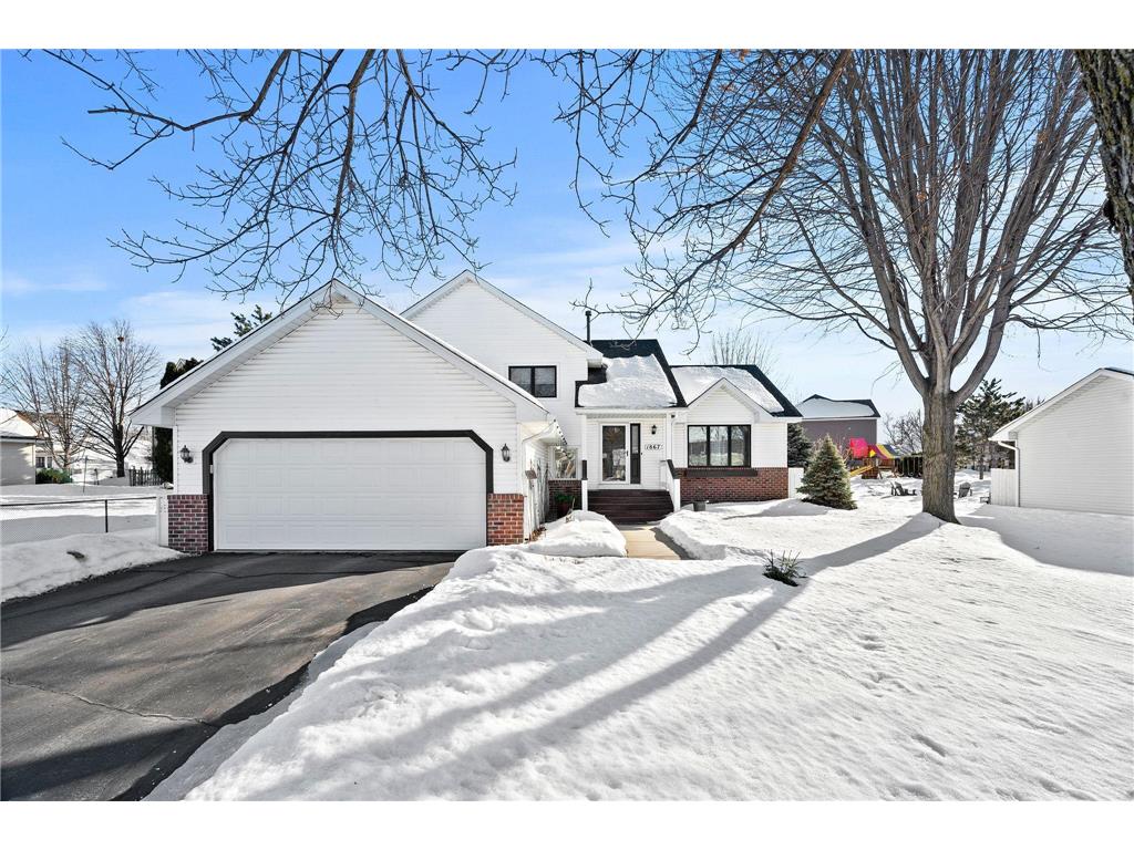 1867 Spinaker Drive, Woodbury, MN 55125 MLS 6331131 Edina Realty