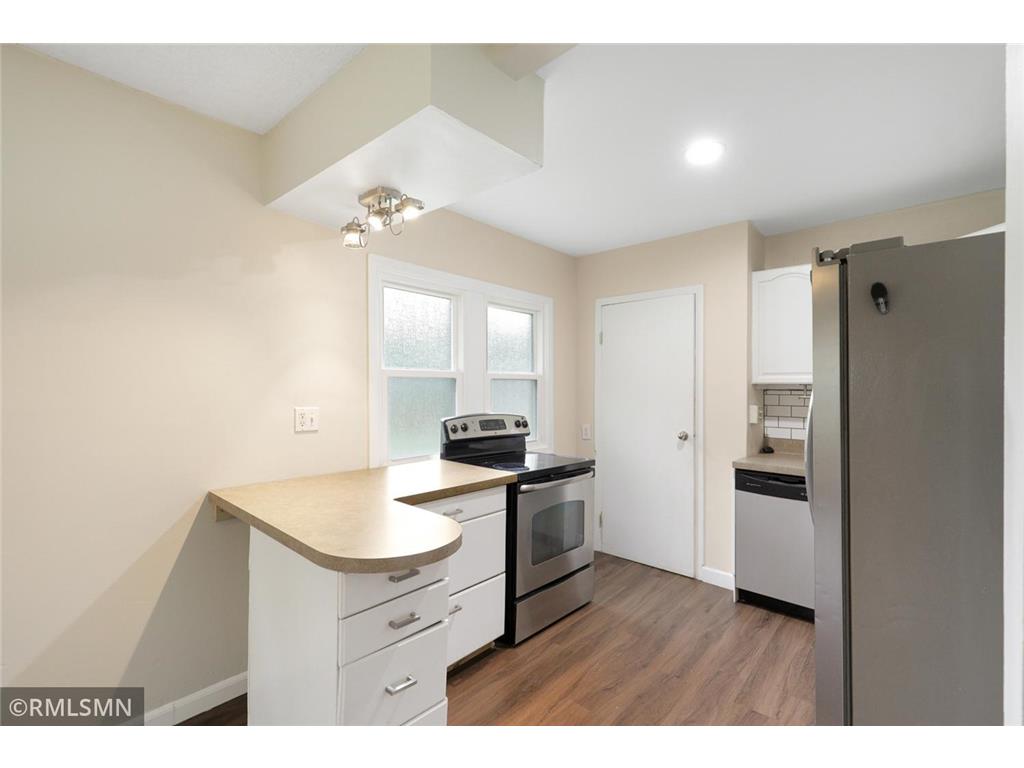 1868 Hawthorne Avenue E Saint Paul MN 55119 7089241 image11
