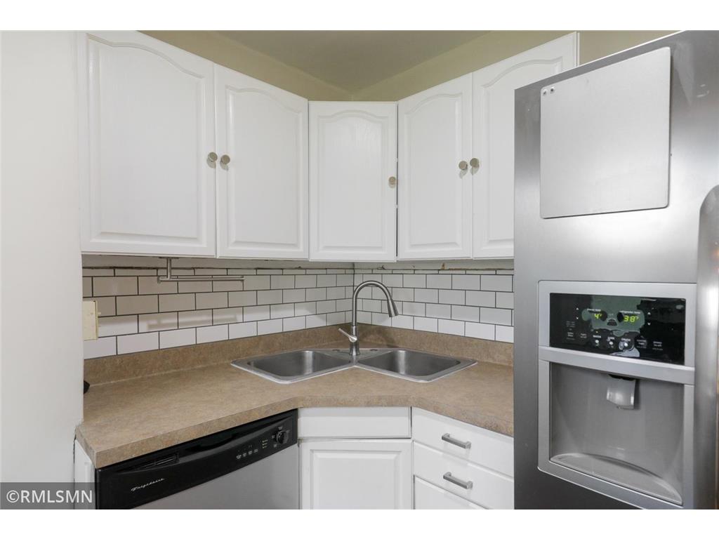 1868 Hawthorne Avenue E Saint Paul MN 55119 7089241 image14