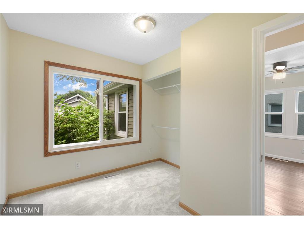 1868 Hawthorne Avenue E Saint Paul MN 55119 7089241 image8