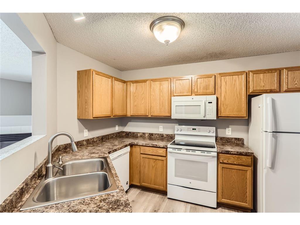 1869 E 122nd Street Burnsville MN 55337 7055772 image5