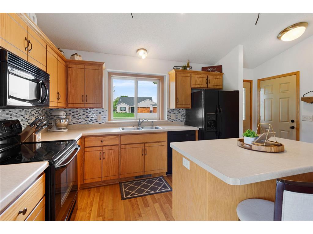 1869 Forest Glen Drive Saint Augusta MN 56301 6568868 image1