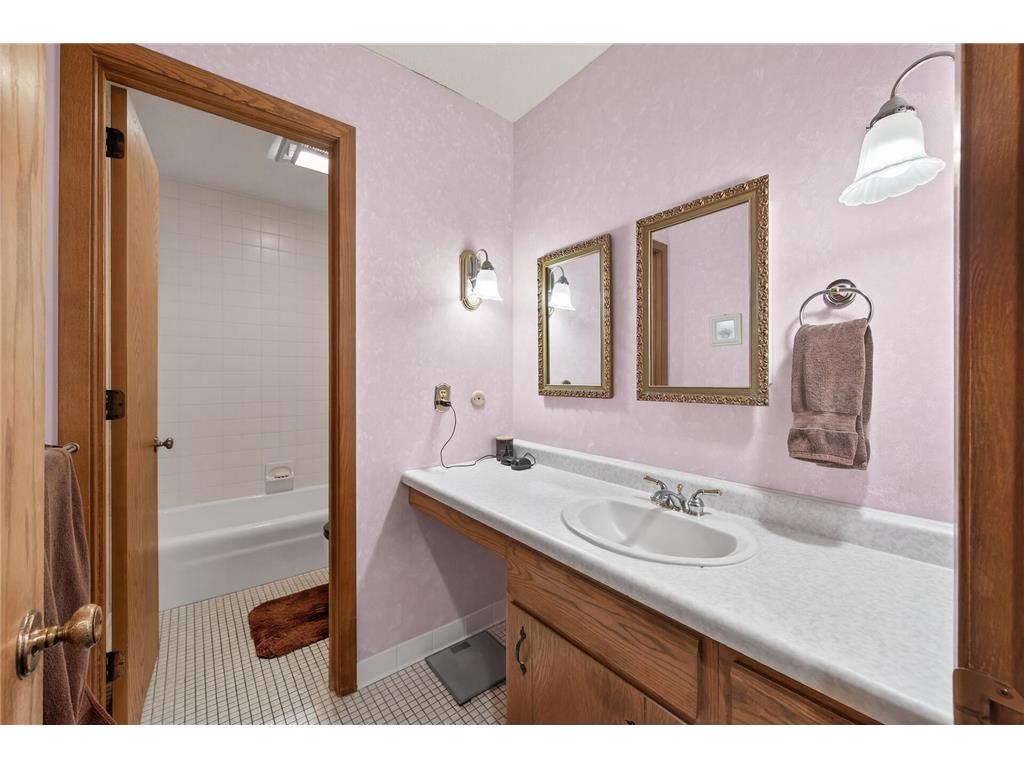 187 Valleyside Drive Saint Paul MN 55119 7046873 image14