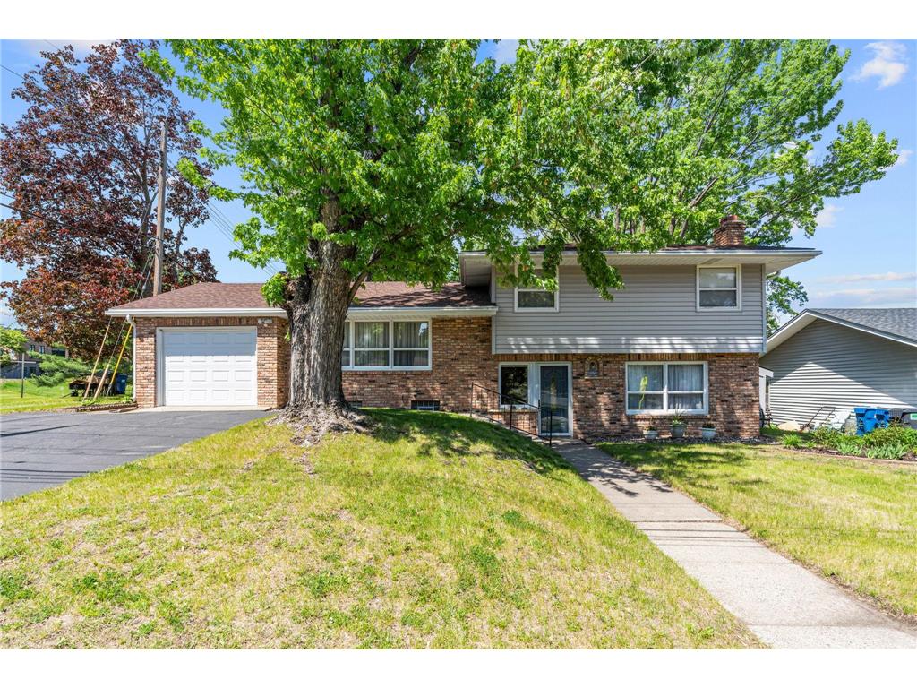 1870 7th Street NW New Brighton MN 55112 7082610 image1