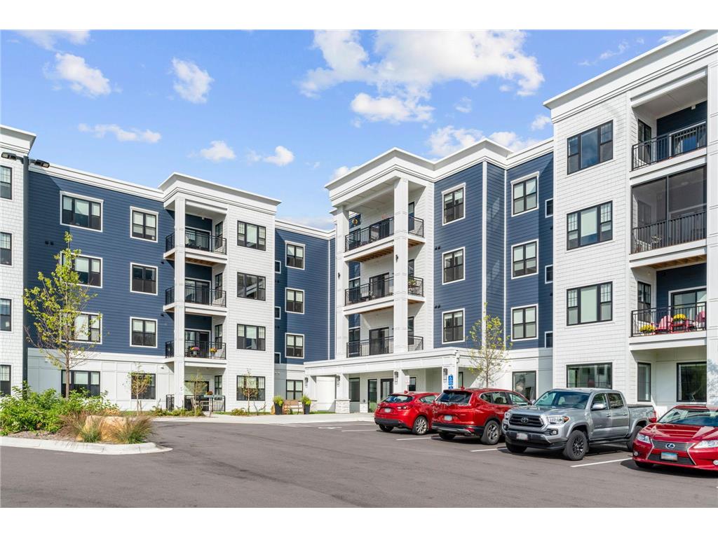 1875 E Shore Drive #302 Maplewood MN 55109 - Phalen 7017791 image2