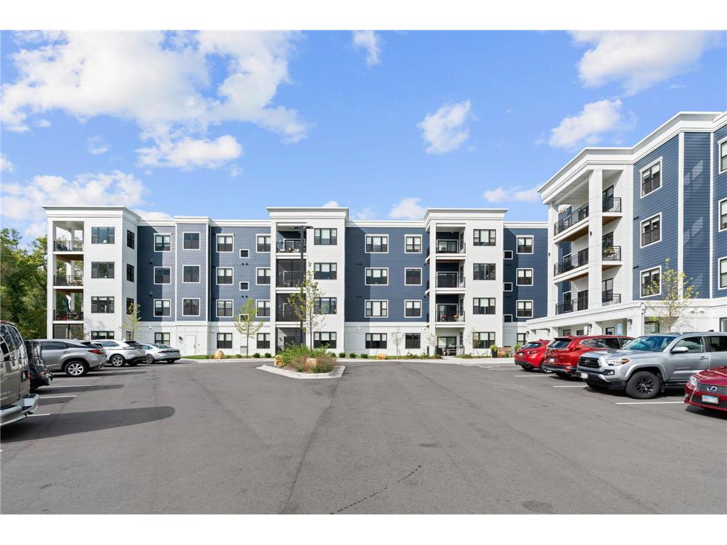 1875 E Shore Drive #302 Maplewood MN 55109 - Phalen 7017791 image3