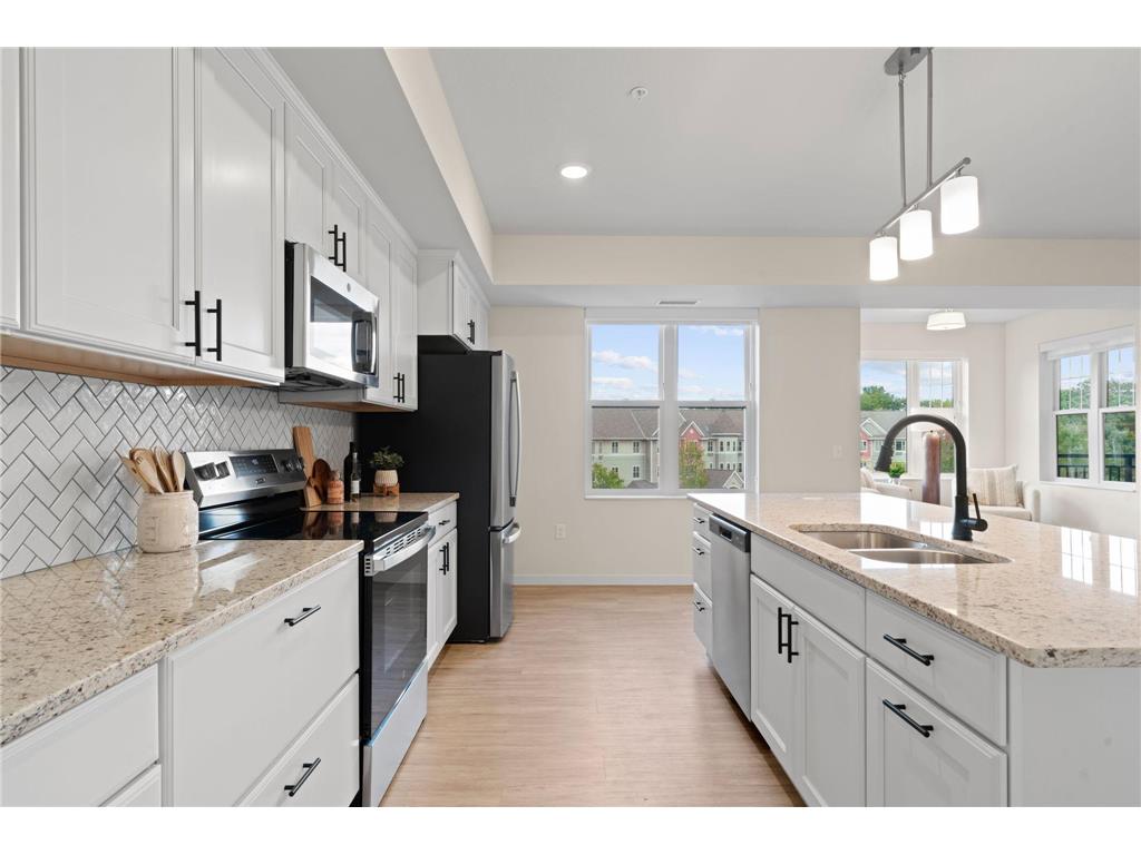 1875 E Shore Drive #302 Maplewood MN 55109 - Phalen 7017791 image45