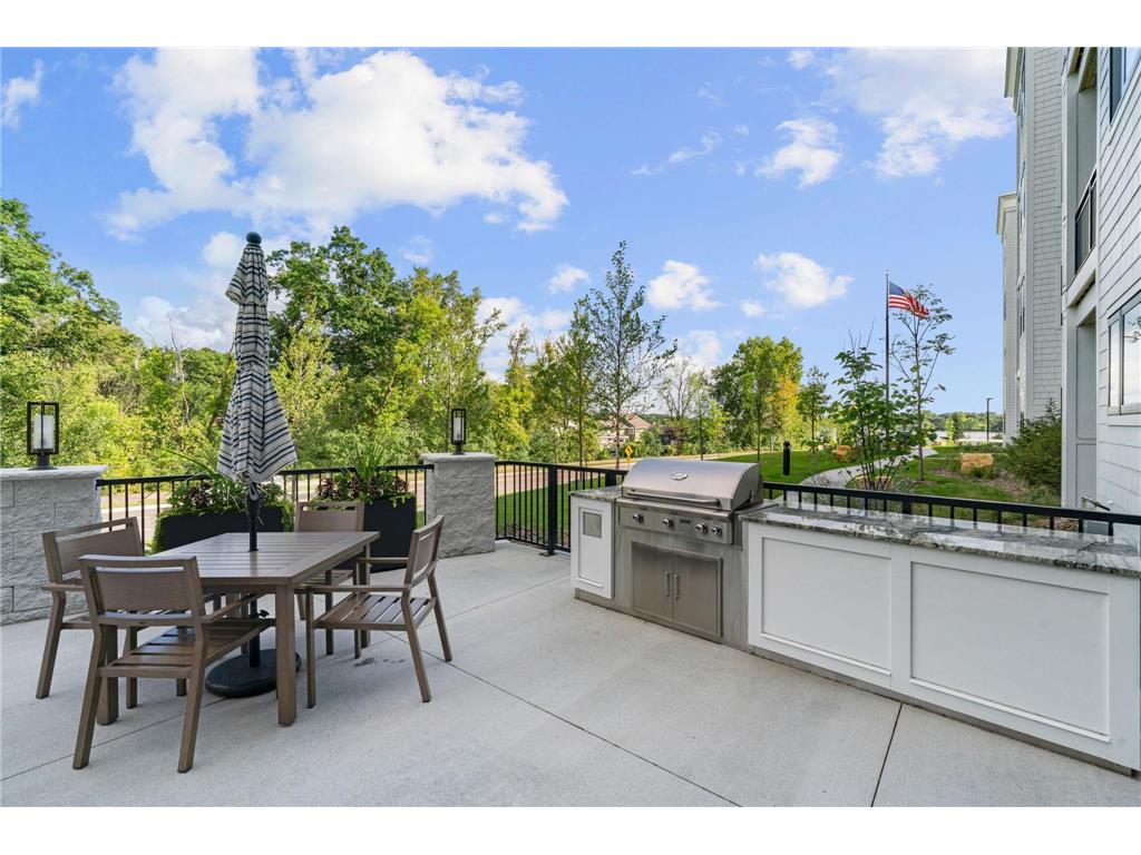 1875 E Shore Drive #302 Maplewood MN 55109 - Phalen 7017791 image5