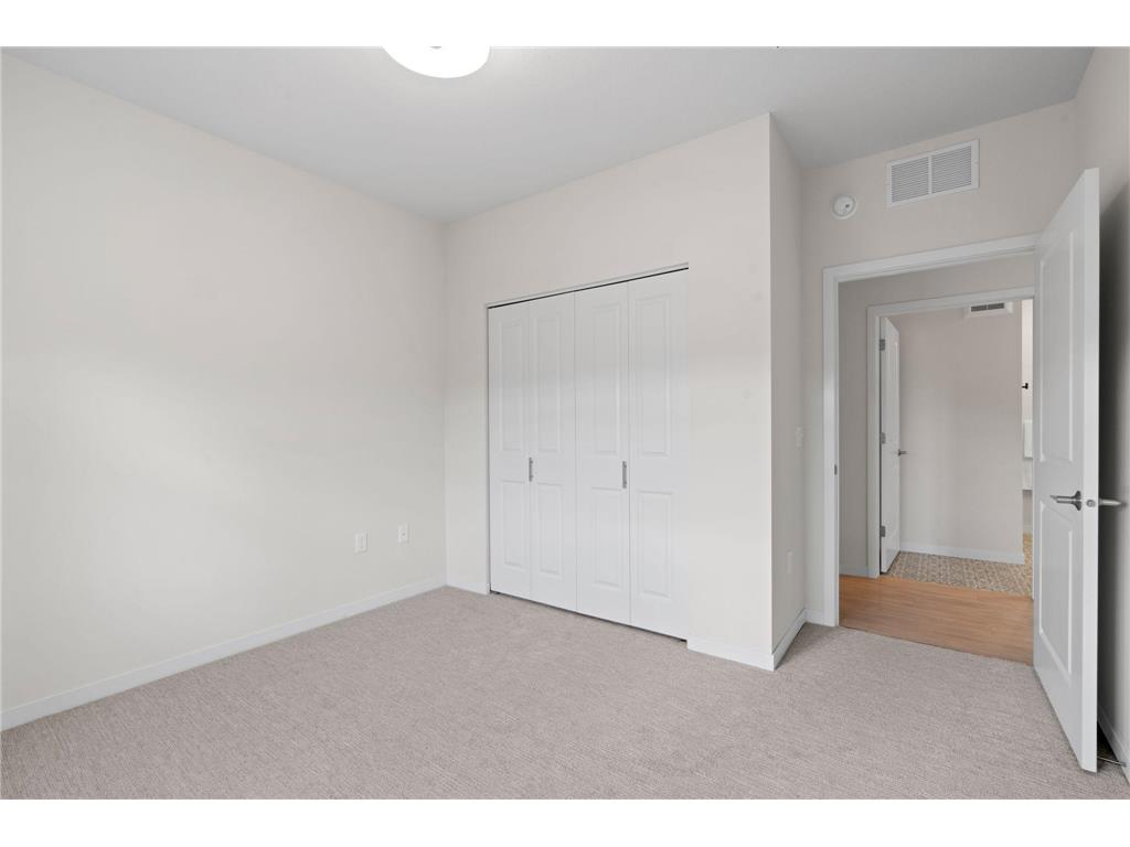 1875 E Shore Drive #302 Maplewood MN 55109 - Phalen 7017791 image59