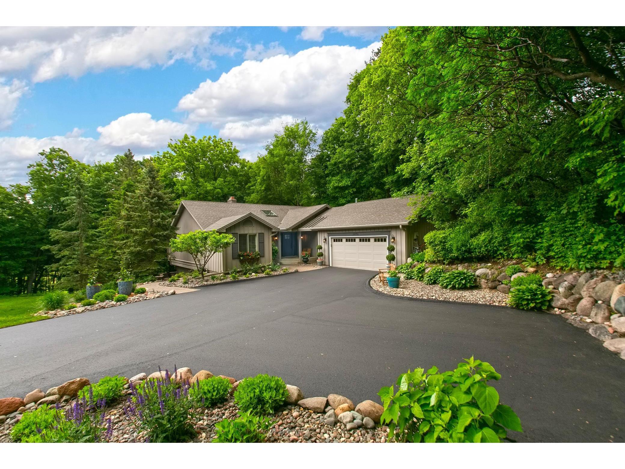 18755 Boulevard, Deephaven, MN 55391 MLS 5757415 Edina Realty