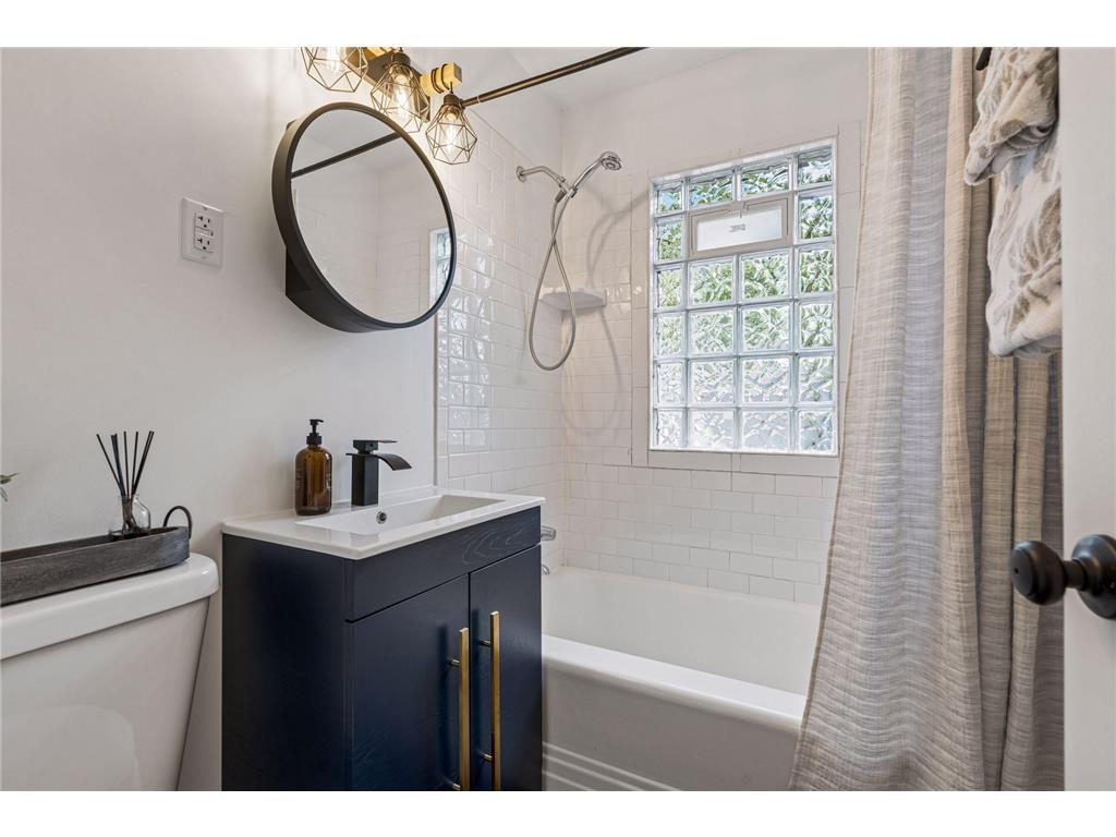 1877 Graham Avenue Saint Paul MN 55116 7078660 image10