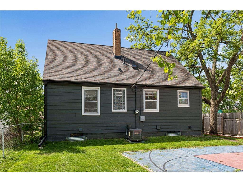 1877 Graham Avenue Saint Paul MN 55116 7078660 image26
