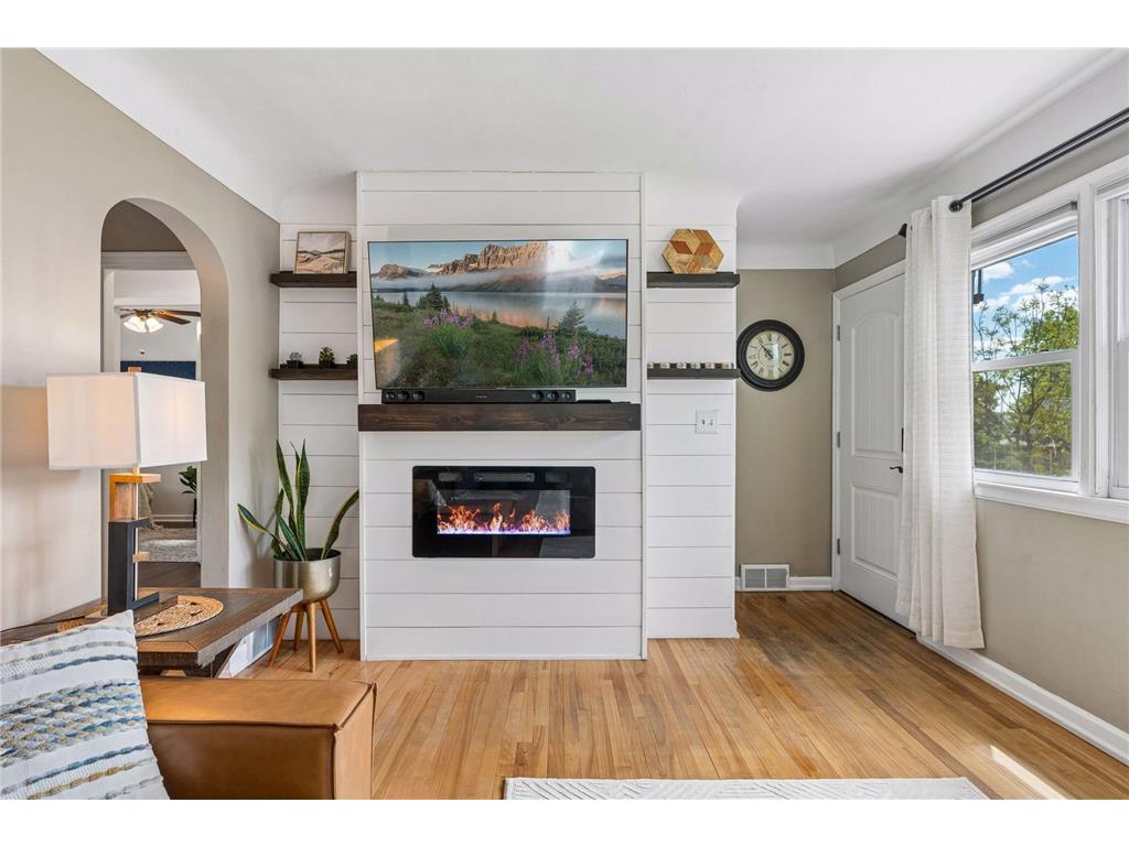 1877 Graham Avenue Saint Paul MN 55116 7078660 image4