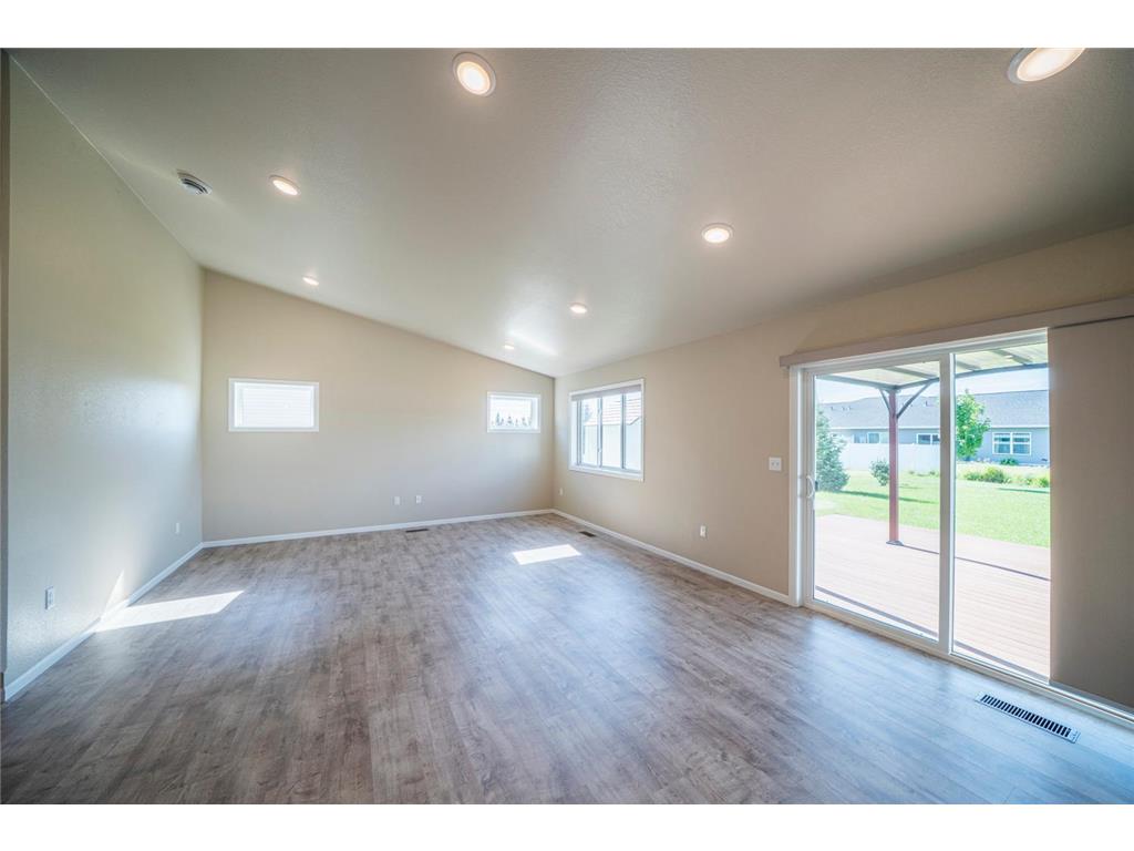 1877 Longview Drive Detroit Lakes MN 56501 7109882 image12