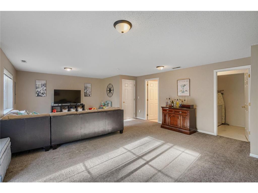 1878 Christensen Avenue West Saint Paul MN 55118 7041377 image10