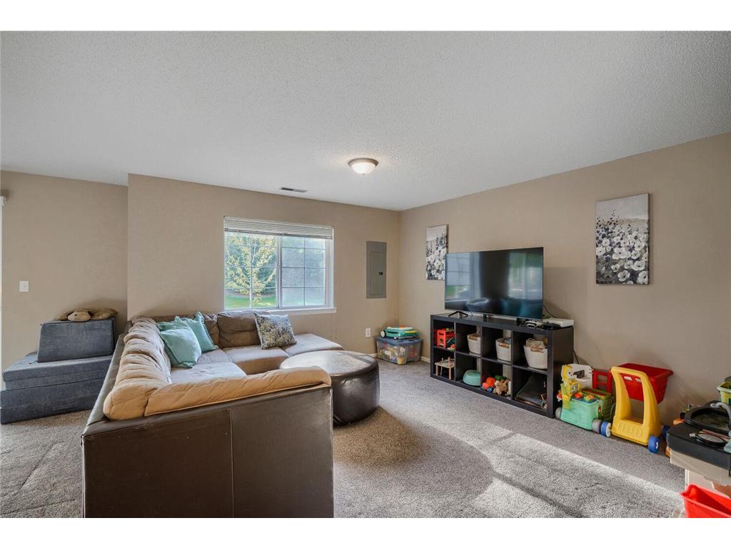 1878 Christensen Avenue West Saint Paul MN 55118 7041377 image11