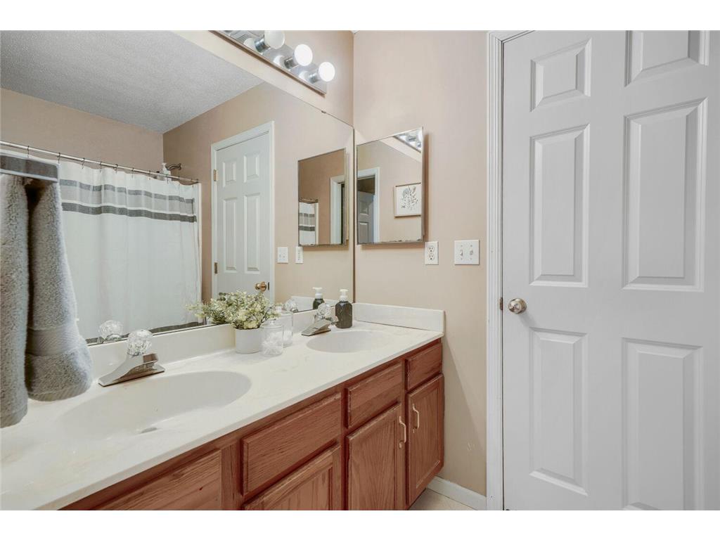 1878 Christensen Avenue West Saint Paul MN 55118 7041377 image19