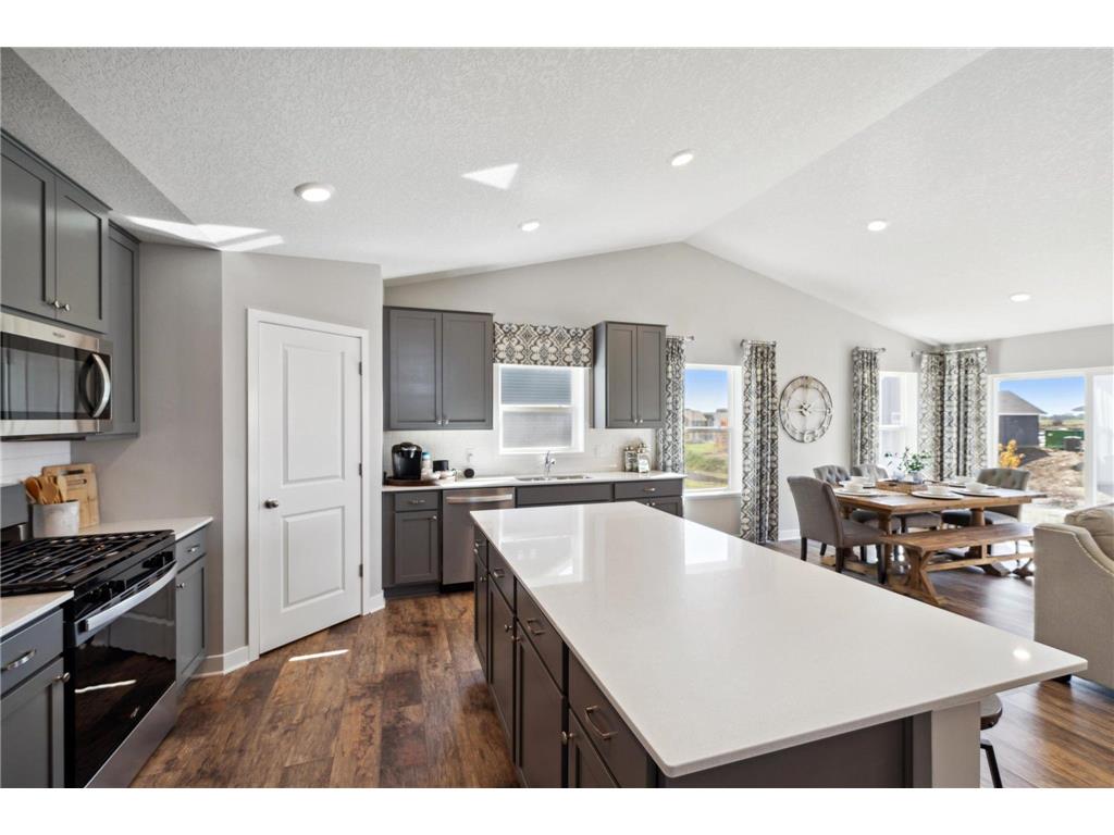 1878 Rainier Drive Shakopee MN 55379 6617531 image5