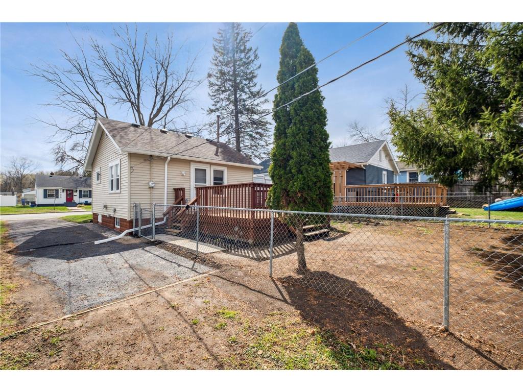 1879 Reaney Avenue E, Saint Paul, MN, 55119 | MLS: 6492157 | Edina Realty