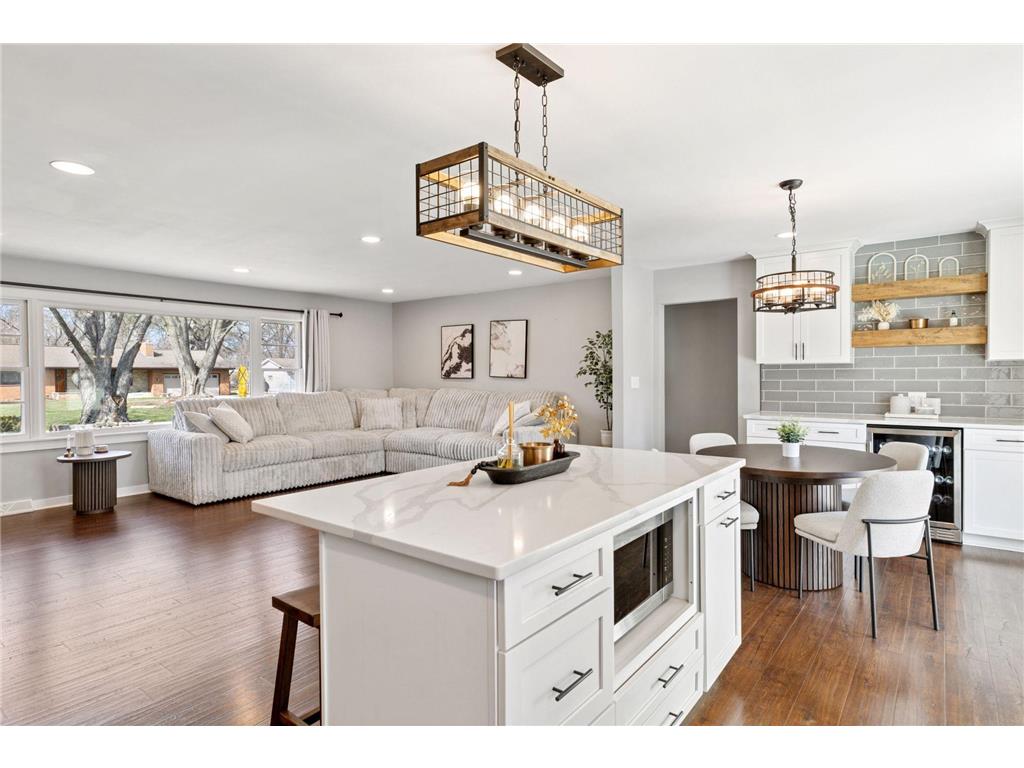 188 Jerrold Avenue Shoreview MN 55126 - Owasso 6680191 image1