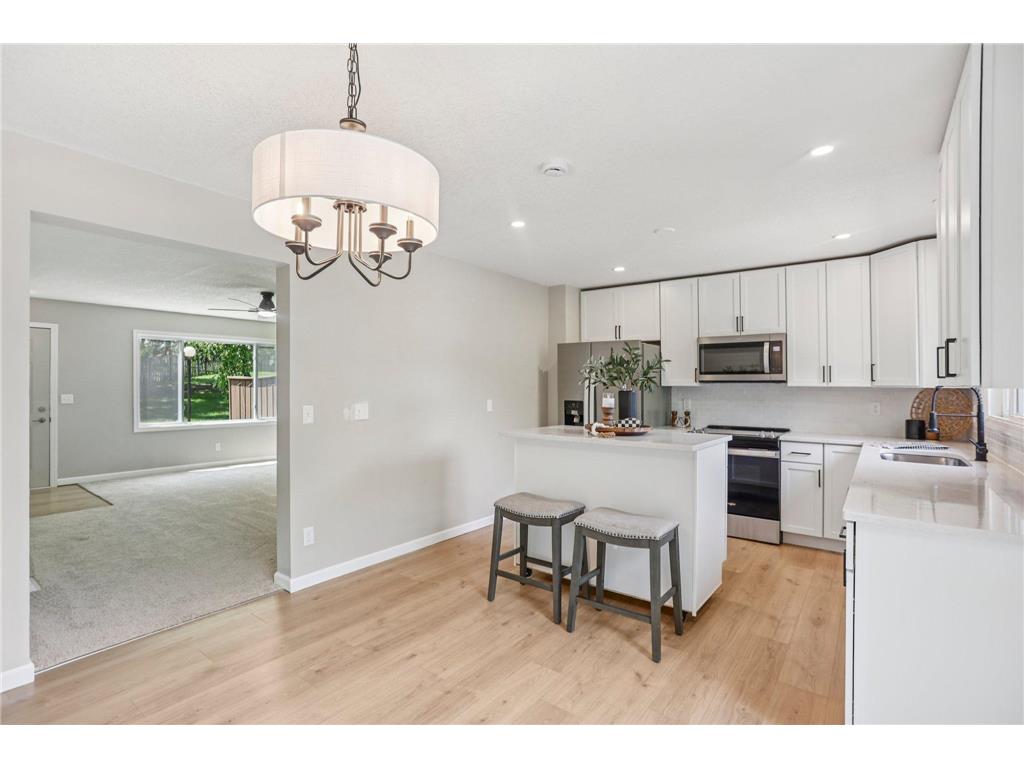 188 River Woods Lane Burnsville MN 55337 6812659 image10