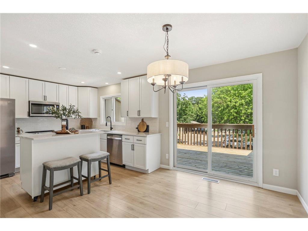 188 River Woods Lane Burnsville MN 55337 6812659 image6