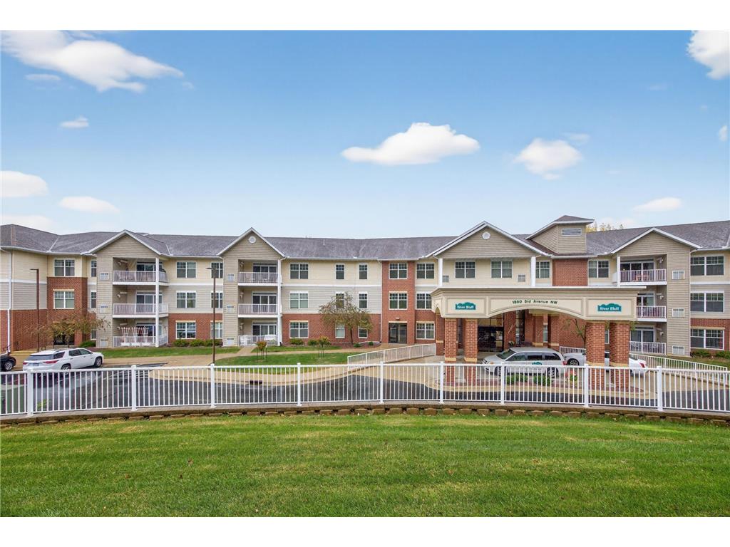 1880 3rd Avenue NW #211 Rochester MN 55901 7061330 image1