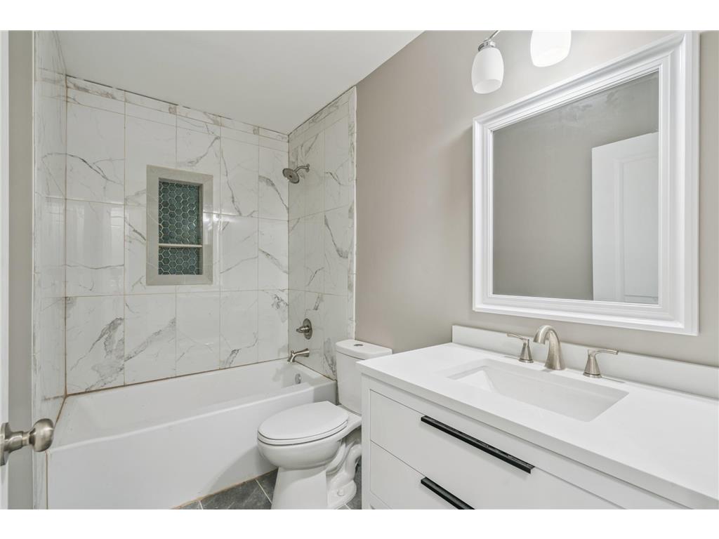 1880 Desoto Street N Maplewood MN 55117 6784180 image11