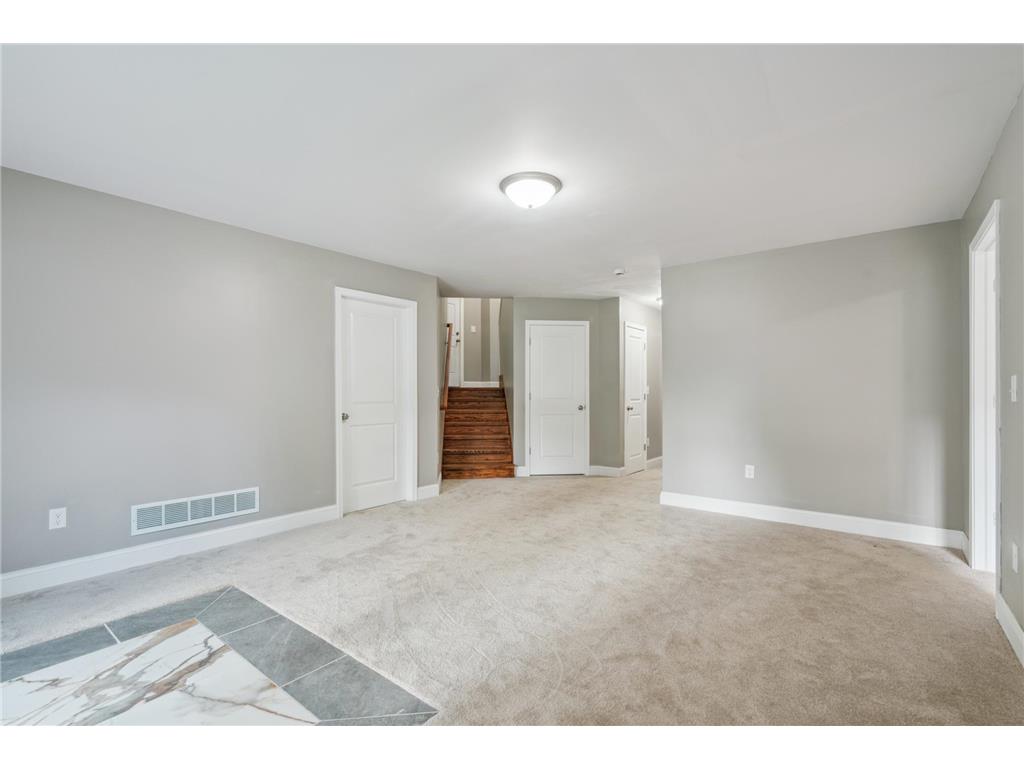 1880 Desoto Street N Maplewood MN 55117 6784180 image13