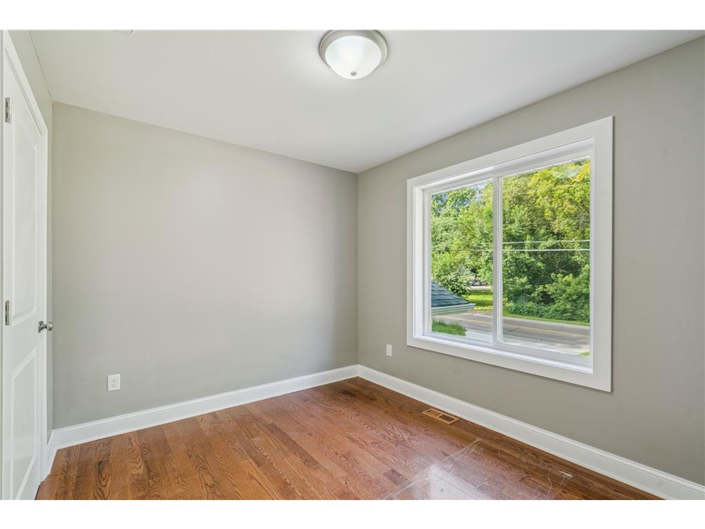 1880 Desoto Street N Maplewood MN 55117 6784180 image7