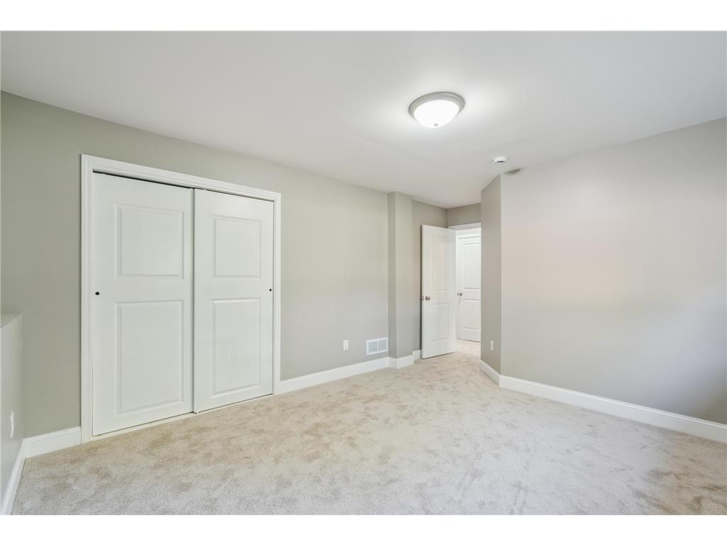 1880 Desoto Street N Maplewood MN 55117 6784180 image9