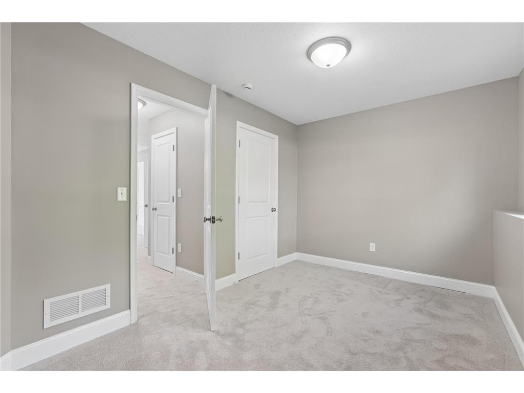 1880 Desoto Street N Maplewood MN 55117 7076198 image22