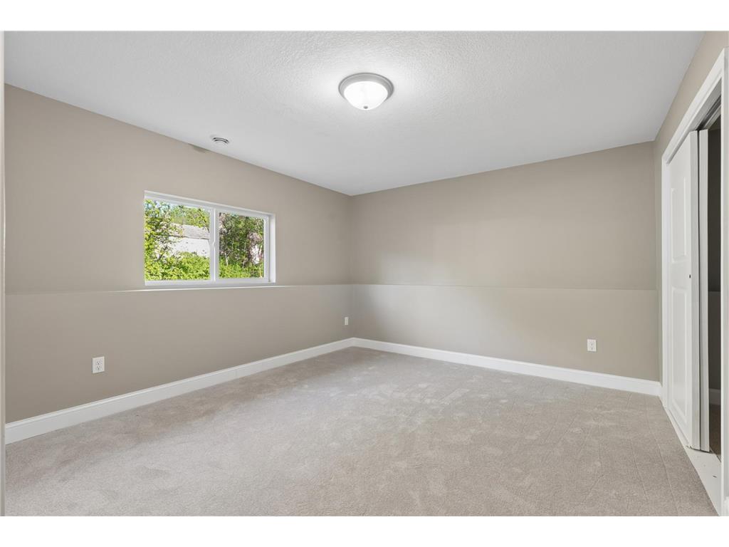 1880 Desoto Street N Maplewood MN 55117 7076198 image24
