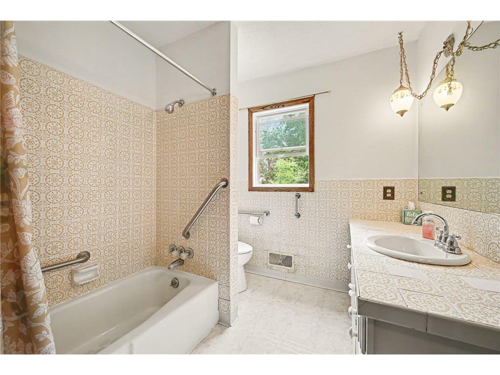 1880 Richal Drive Woodbury MN 55125 7112370 image16
